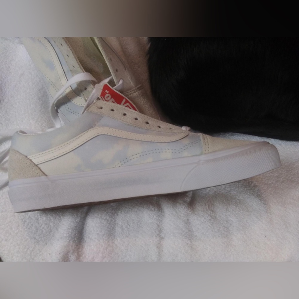 Women’s 10.5 Vans - Cloud details